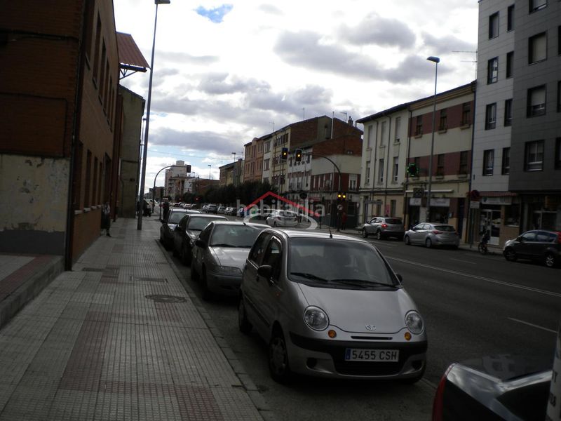 Foto f2e3950d-a565-4b29-a208-1e68a8d67857. Local comercial amb calefacció a La Vega - La Sal León