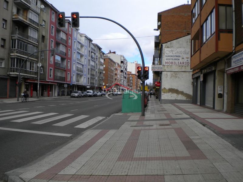 Foto f628ada2-1508-43d1-8385-03f7e5d1547c. Local comercial amb calefacció a La Vega - La Sal León