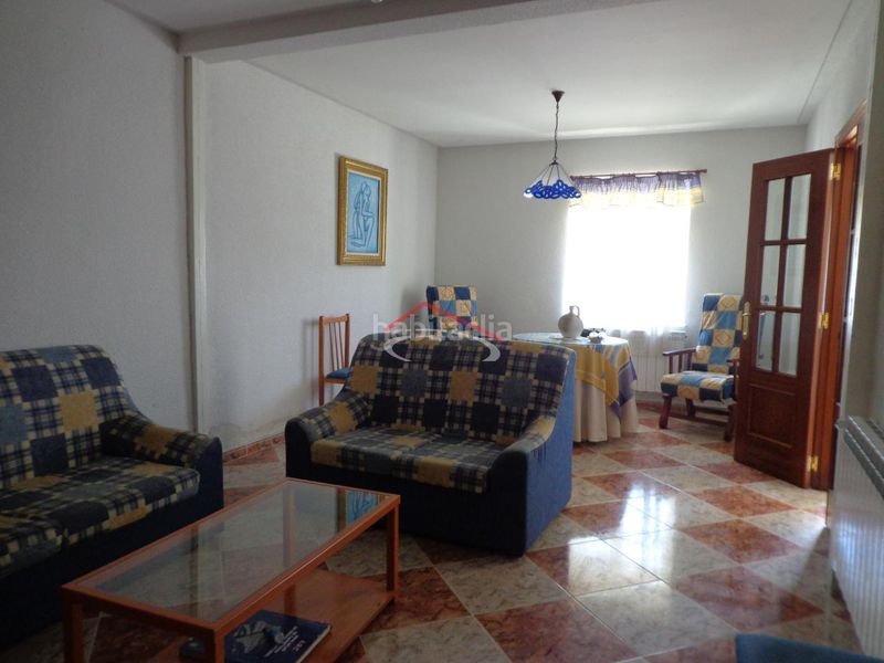Foto 4d34af62-a139-4fb3-bb85-79fc9b2a8549. Casa amb calefacció aparcament a Villaturiel