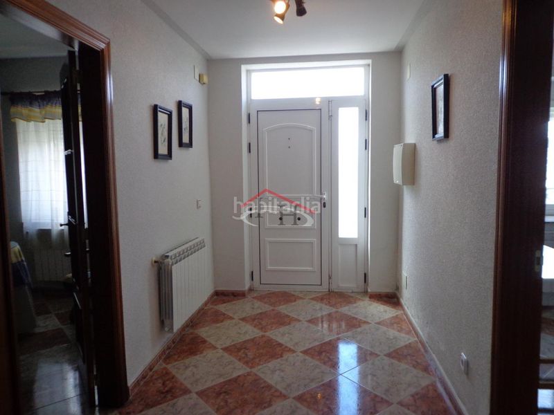 Foto 89f63200-401c-4405-98da-5d9365cb908d. Casa amb calefacció aparcament a Villaturiel