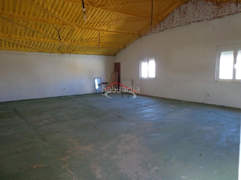 Foto e744021c-65a6-4692-ab0a-ba1bba2a4eb9. Casa amb calefacció aparcament a Villaturiel