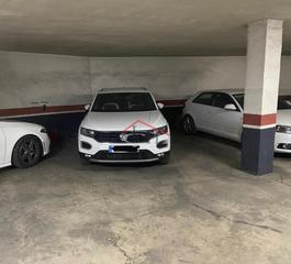 Parking voiture à Casco Antiguo