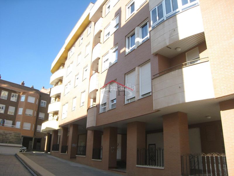 Foto b3f28d59-c7dd-433b-a9d5-55920716e233. Local comercial a San Mamés - La Palomera León