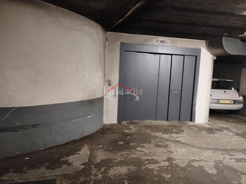 Foto 0a7f3e7e-b37a-4e1a-bf6f-30db7784ae9c. Location parking voiture dans Casco Antiguo León