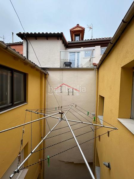 Foto ee8853b4-6680-4fe0-8905-e8349358508a. Zweistöckige wohnung mit heizung in Casco Antiguo León