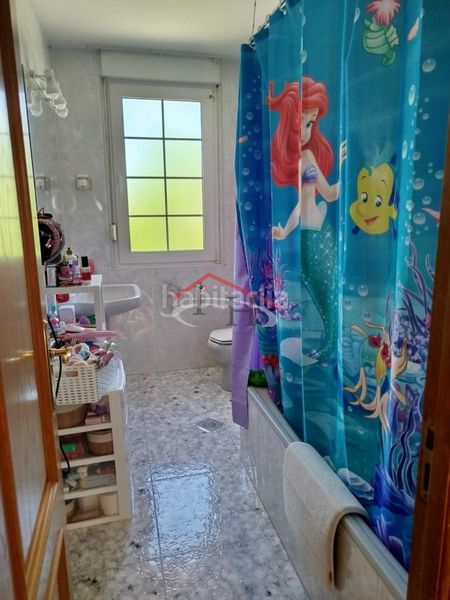 Foto 754c0b17-ec7e-4450-806f-277da3ddf108. Casa adossada amb calefacció aparcament piscina a Villaquilambre