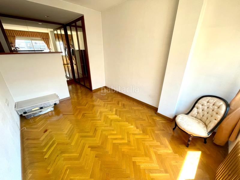 Foto b1bbd334-abac-4ca2-be92-7f40de1a5771. Attique avec chauffage parking dans Guinardó Barcelona