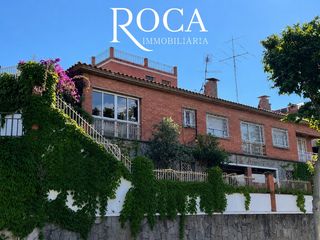 Casa  Avinguda de frederic rahola. Casa a 4 vientos con todo! jard�n, barbacoa, bodega, garaje, etc