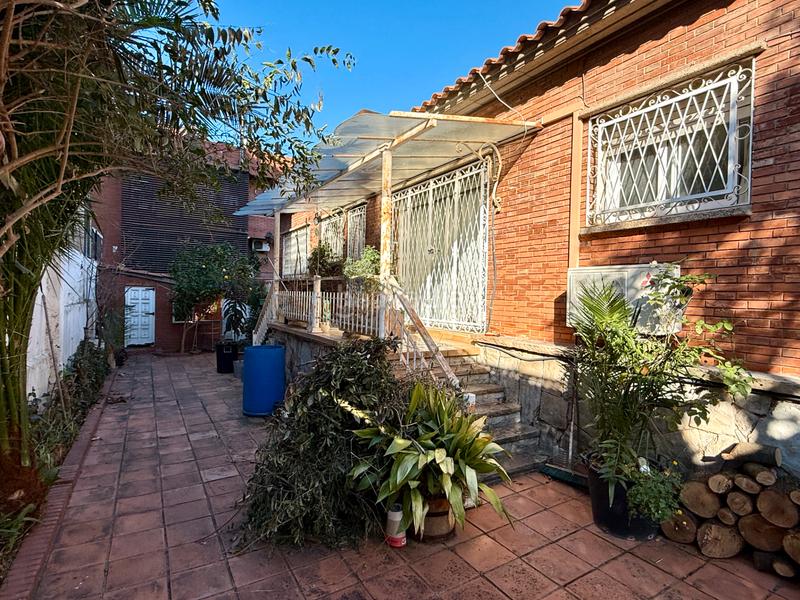 Foto 2de63180-49e7-4c8e-af71-bd4dd711df34. Casa amb xemeneia calefacció aparcament a La Font d´en Fargues Barcelona