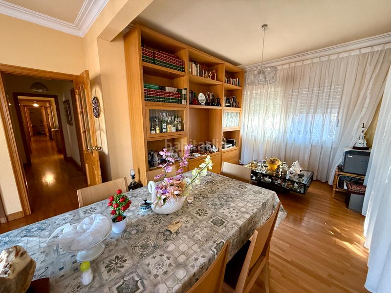 Foto 42cfeed1-c5aa-4a2c-906e-b3cef03acba8. Casa amb xemeneia calefacció aparcament a La Font d´en Fargues Barcelona