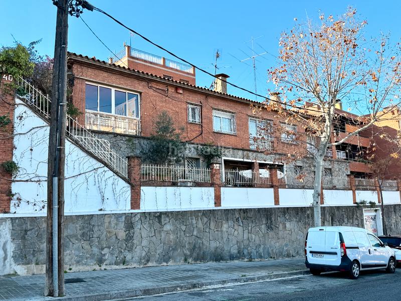 Foto 60016758-a18c-4fa2-b639-cb822502d779. Casa amb xemeneia calefacció aparcament a La Font d´en Fargues Barcelona