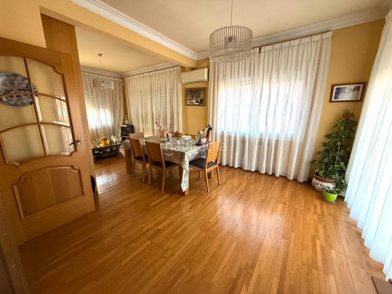 Foto 8cbd67a9-7805-439c-b399-eec5a6bea10a. Casa amb xemeneia calefacció aparcament a La Font d´en Fargues Barcelona