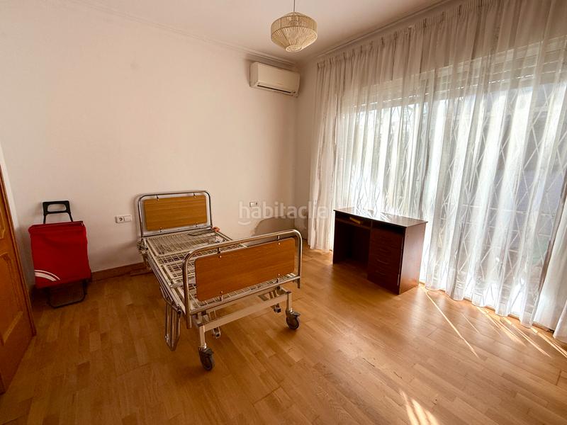 Foto a16fafc8-885d-4e1c-b9d4-ebd29b2002fe. Casa amb xemeneia calefacció aparcament a La Font d´en Fargues Barcelona