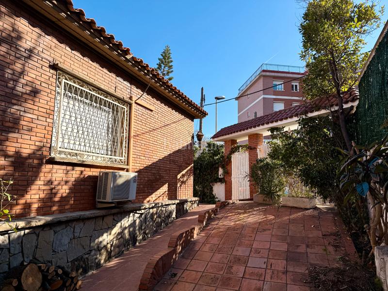Foto bf5dc44e-2c8b-4f7c-9cc6-93cf695ad38f. Casa amb xemeneia calefacció aparcament a La Font d´en Fargues Barcelona