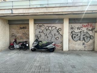 Local commercial dans Carrer de l'arc de sant mart 36. oportunidad de local con mltiples accesos y gran potencial!