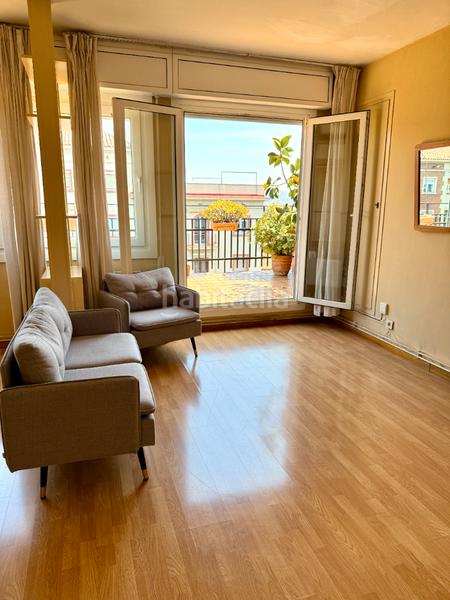 Foto 2ecf46bf-a36d-4187-9b2d-04db98f33f1b. Dachwohnung mit heizung in Guinardó Barcelona