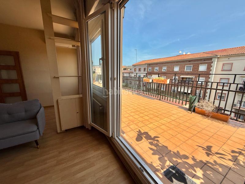 Foto 478c6b42-6b40-49f9-a6a7-b93049378760. Dachwohnung mit heizung in Guinardó Barcelona