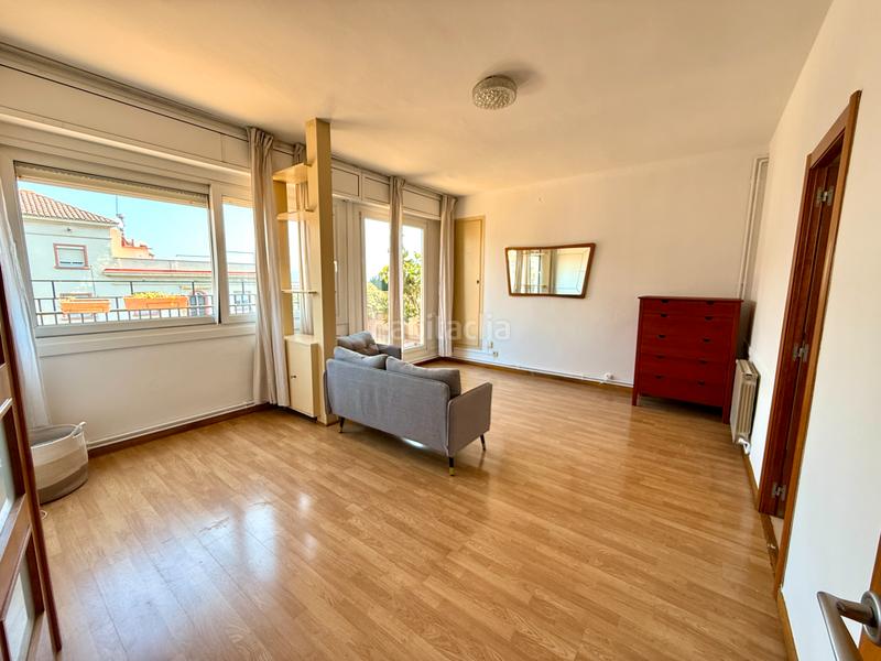 Foto 5844eadd-1a5d-4ccb-b01a-ea9e1c8ca64a. Dachwohnung mit heizung in Guinardó Barcelona