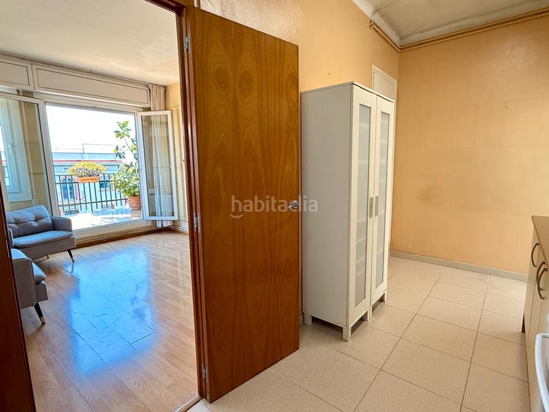 Foto 80a6155a-1bf7-4b42-8c41-3db251bd867c. Dachwohnung mit heizung in Guinardó Barcelona