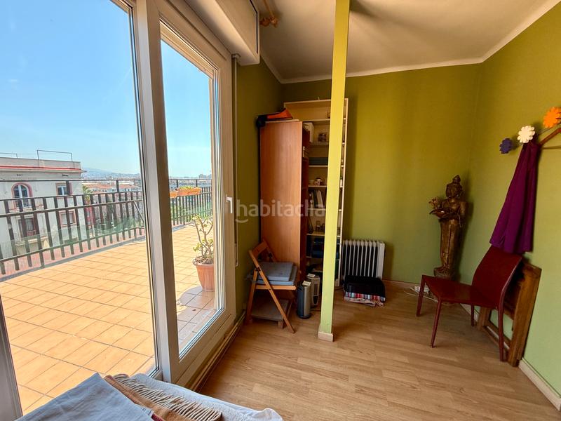 Foto a1a87654-1e52-4b5d-9b2e-7b94c13d5811. Dachwohnung mit heizung in Guinardó Barcelona