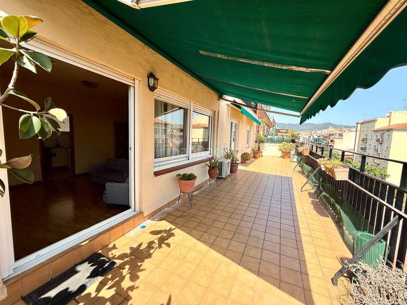 Foto f93636ae-5d86-4829-99c9-c21e4e1f565d. Dachwohnung mit heizung in Guinardó Barcelona