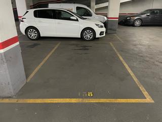 Parking voiture à Passeig maragall 138