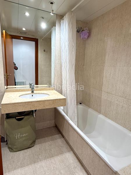 Foto e6fc4071-f084-4ad3-a0dc-e219be95996a. Flat in plaça del Guinardó 11 in Guinardó Barcelona