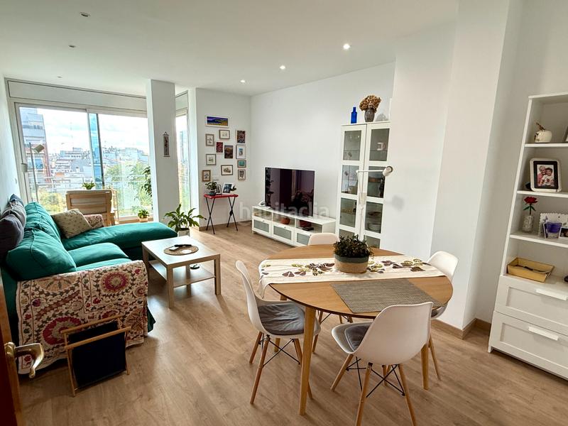 Foto f932aa75-c9b0-40f9-8ed0-bc7058c3ea93. Flat in plaça del Guinardó 11 in Guinardó Barcelona