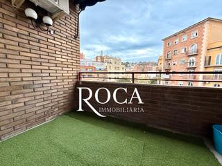 Penthouse  Avinguda dels quinze. ¡ático todo exterior, muchísima luz, terraza y delante del metro