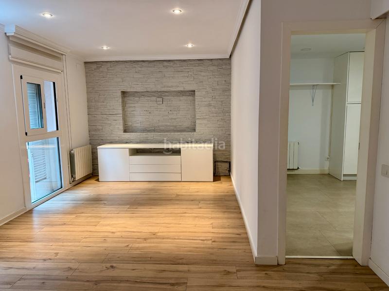 Foto 17bf3e67-df57-4af4-a549-4eba2ff9b8a8. Dúplex amb calefacció a La Font d´en Fargues Barcelona