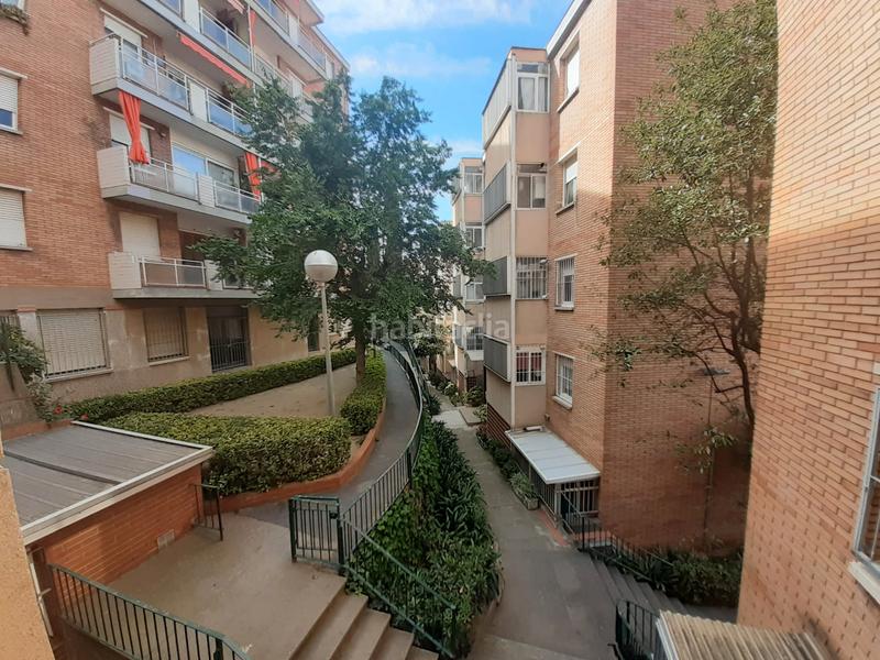 Foto 217b1240-62af-4182-91a7-fa17bf789cd3. Dúplex amb calefacció a La Font d´en Fargues Barcelona