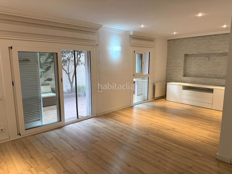 Foto 47d2a349-f0fe-495d-a02b-8e608aa0fb5c. Dúplex amb calefacció a La Font d´en Fargues Barcelona