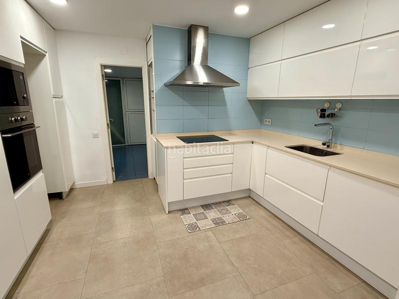 Foto 6ccb572b-a0be-46f8-bc22-7c1172de9756. Dúplex amb calefacció a La Font d´en Fargues Barcelona