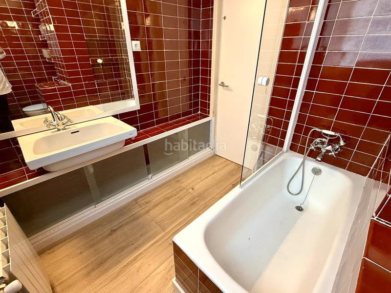 Foto 7bdd85d4-fce3-4527-8383-a263aaa9d73f. Dúplex amb calefacció a La Font d´en Fargues Barcelona