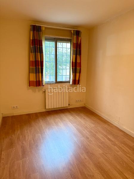 Foto 8e2e2c2f-01e4-4468-81ea-515abf1f1178. Dúplex amb calefacció a La Font d´en Fargues Barcelona