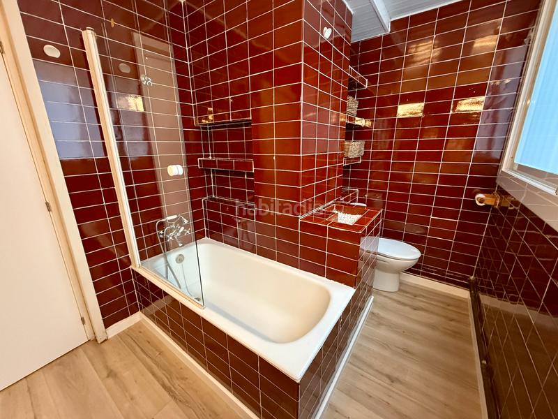 Foto 907b8bd8-1dc9-4b6a-b09c-fc4de156d4e2. Dúplex amb calefacció a La Font d´en Fargues Barcelona