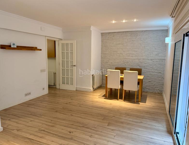 Foto b5aca41f-2f80-44b3-adb4-cce27611919c. Dúplex amb calefacció a La Font d´en Fargues Barcelona