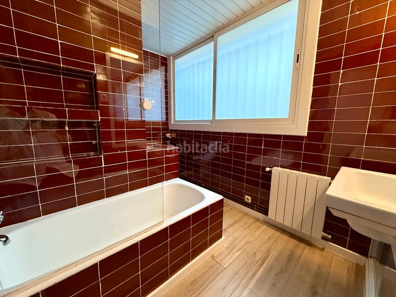 Foto ba31d58b-a0e0-4263-b5bc-5e36de7edd4e. Dúplex amb calefacció a La Font d´en Fargues Barcelona