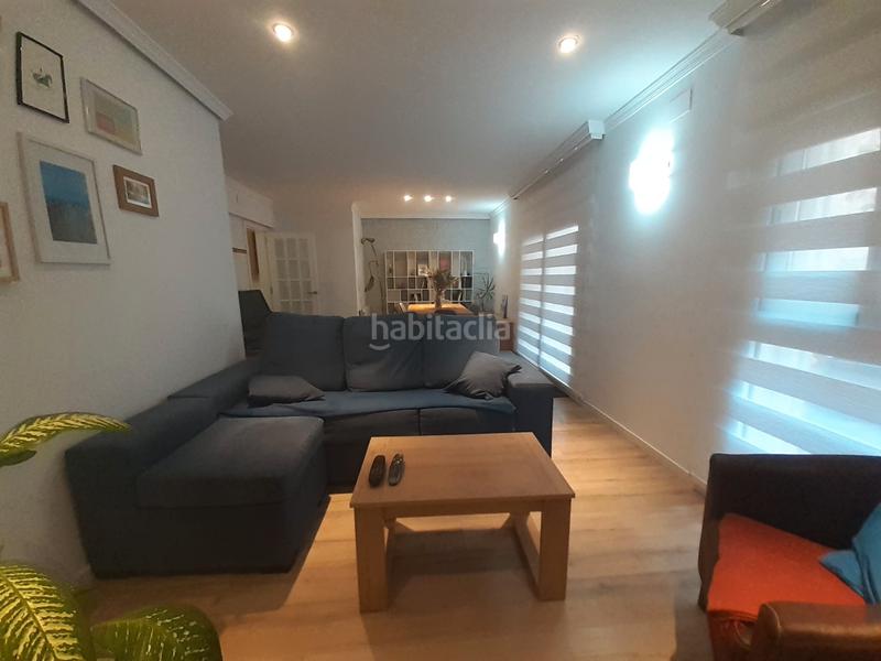 Foto d62870f8-df7b-4389-bbac-d05bcd844297. Dúplex amb calefacció a La Font d´en Fargues Barcelona