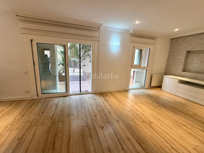 Foto de85a2fa-2477-4f56-9ca3-c9ee4e2a52c0. Dúplex amb calefacció a La Font d´en Fargues Barcelona