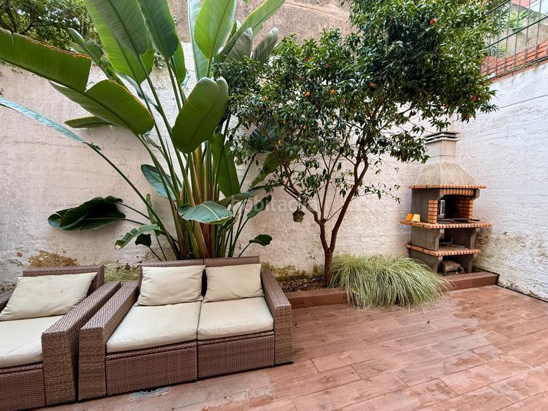 Foto f6f88968-c6e8-4b15-909e-b395788c8cd0. Dúplex amb calefacció a La Font d´en Fargues Barcelona