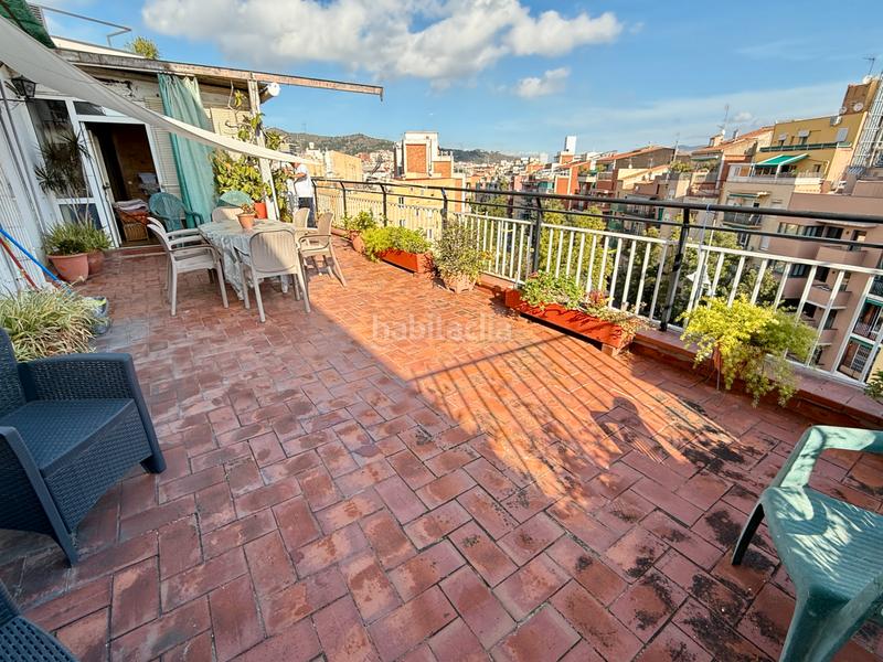 Foto 610514f9-ef75-4650-8074-03c8075ce79d. Attico in Guinardó Barcelona