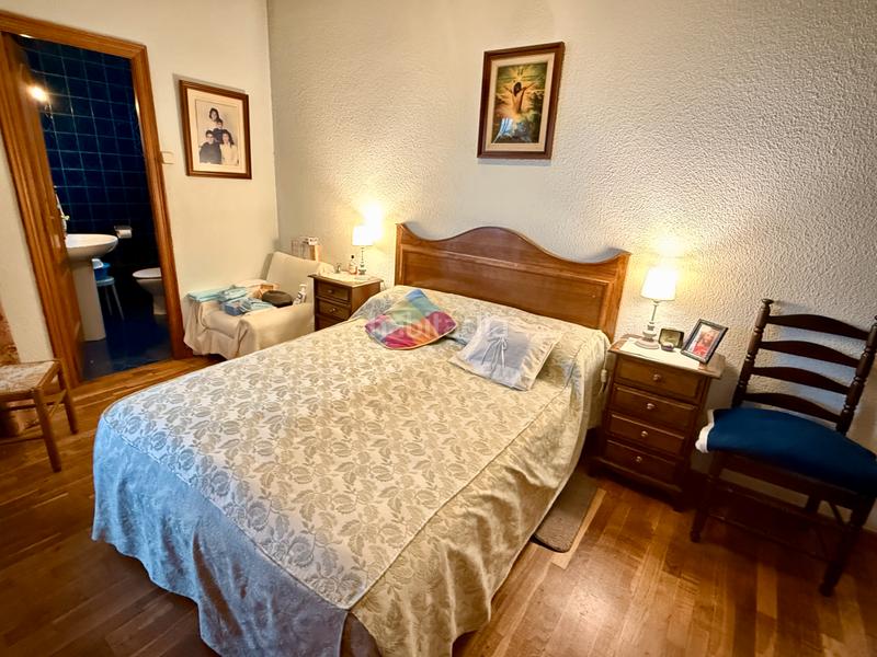 Foto 9a020c8c-a5ae-4a3d-8495-e6f50b83860c. Attico in Guinardó Barcelona