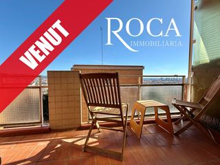 Pis  Carrer d'aguilar. Piso 100% exterior con terraza y vistas espectaculares
