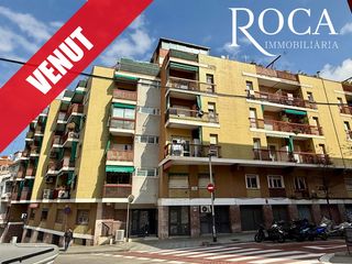 Pis  Carrer de llu�s sagnier. Piso de 3 dormitorios con ascensor, exterior a calle y en una zo