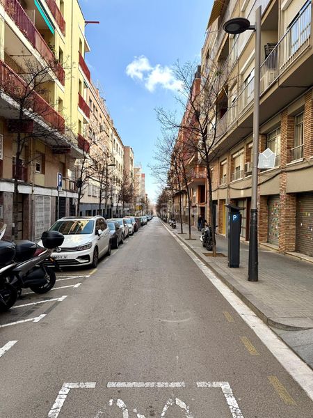 Foto 9d5f9051-de4e-4bba-88b7-c0da78901748. Pis a Guinardó Barcelona