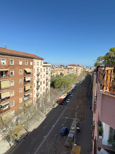 Foto 5950dd9f-7d29-4b66-b2bd-67e22e9850ae. Àtic amb calefacció a La Font d´en Fargues Barcelona