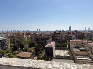 Àtic  Carrer de sant antoni maria claret. Sobreático sin vecinos encima con 2 terrazas y magníficas vistas