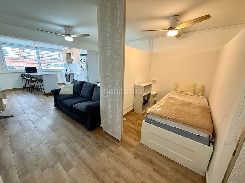 Foto aa1a9cb5-09f0-432b-a818-d35c971bcf22. Local comercial amb calefacció a La Font d´en Fargues Barcelona