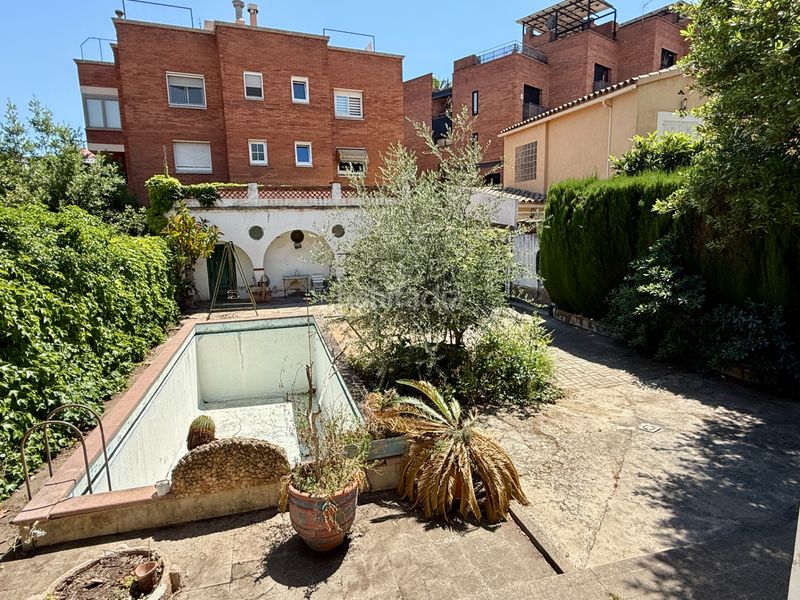 Foto 49ba89bf-bc2d-47f4-b00a-89d8a479248f. Xalet amb calefacció aparcament piscina a La Font d´en Fargues Barcelona